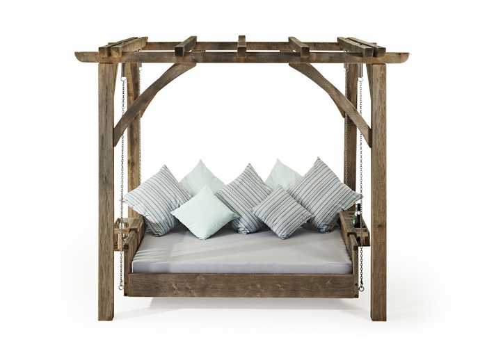 Swinging Day Bed Swinging Day Bed