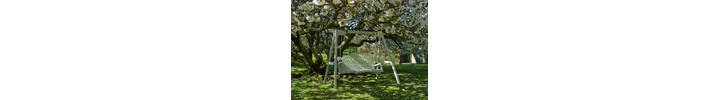 Garden Swing Seat: Harmony in Painted Pine