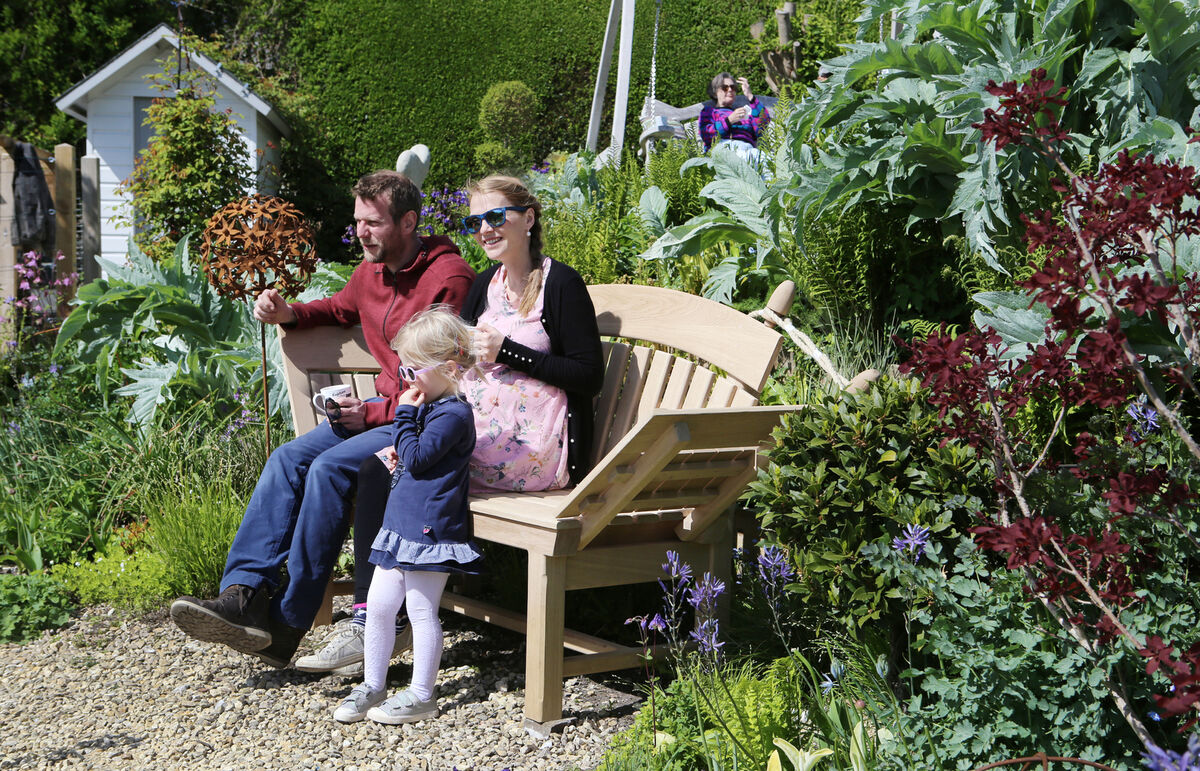 Alex' family on Knowle bench 300 dpi.jpg