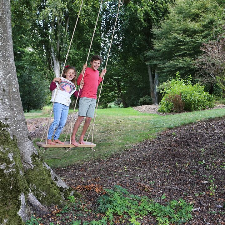 SS Lifestyle standing D 72 dpi.jpg