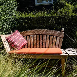 knole-bench-garden.webp