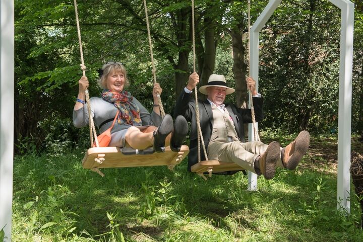 Celia &amp; Martin get into the swing of things on our rope swings at Jardin Blanc