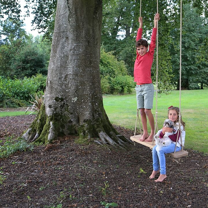 SS Lifestyle one standing, one sitting 72 dpi.jpg