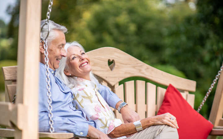 Contemporary Swing Seat 3 Seater