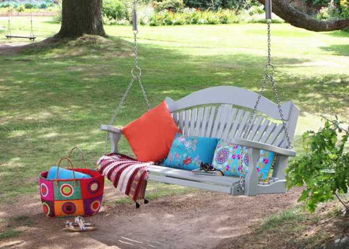 Hanging swing seat from a tree