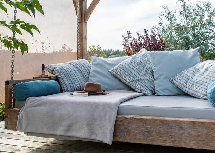 swing-seat-set-with-cozy-pillows.webp