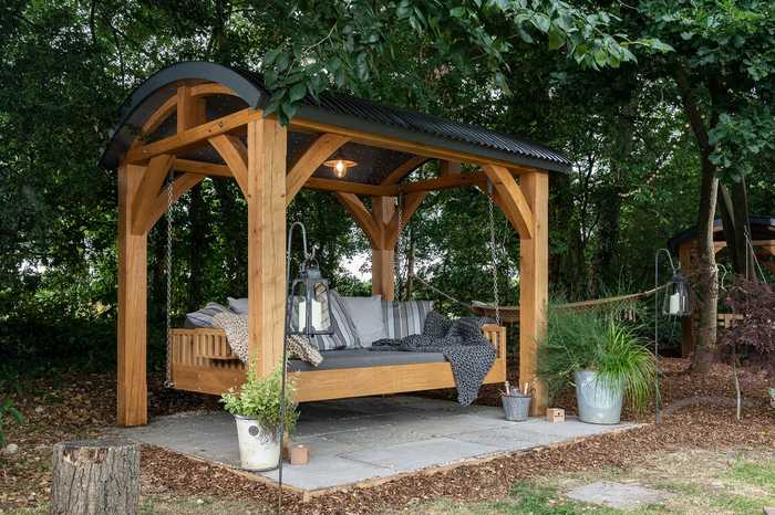 The Oak Canopy Swinging Day Bed
