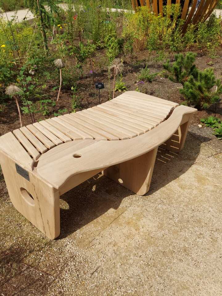 Swirl Bench at RHS Wisley.jpg