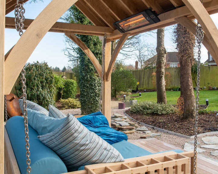 Swinging Day Bed in Oak with Cedar Roof